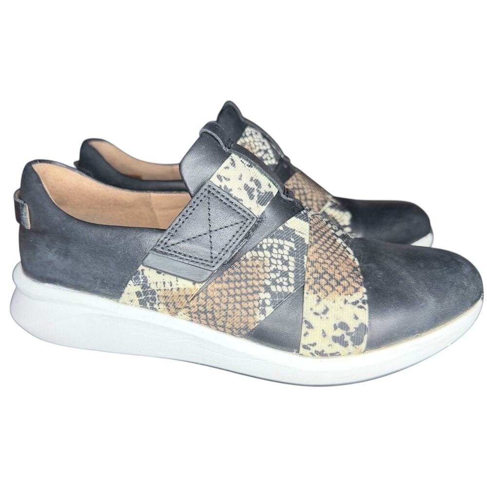 Clarks Unstructured Rio Strap Slip On Sneakers Leather 7.5 Black Snake Comfort